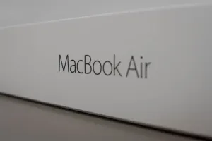 Apple MacBook Air M1 16GB – mobilna moc zamknięta w smukłej obudowie